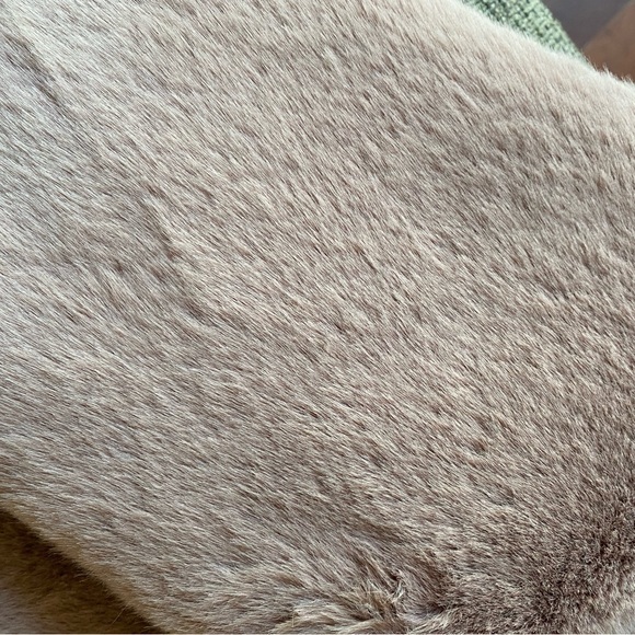 Forever 21 Faux Fur Long Coat with Pockets brand new with tags size m - Picture 5 of 8